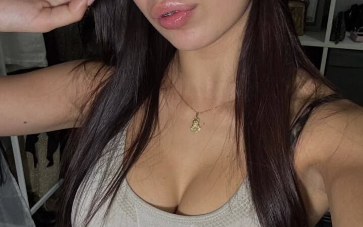 Nina: aparelho no sorriso e fogo no corpo